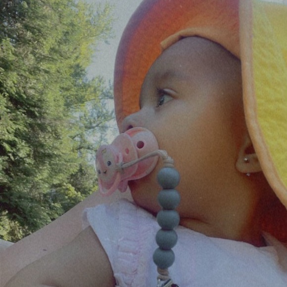 Meet your Posher, Faviola - Picture 7 of 11